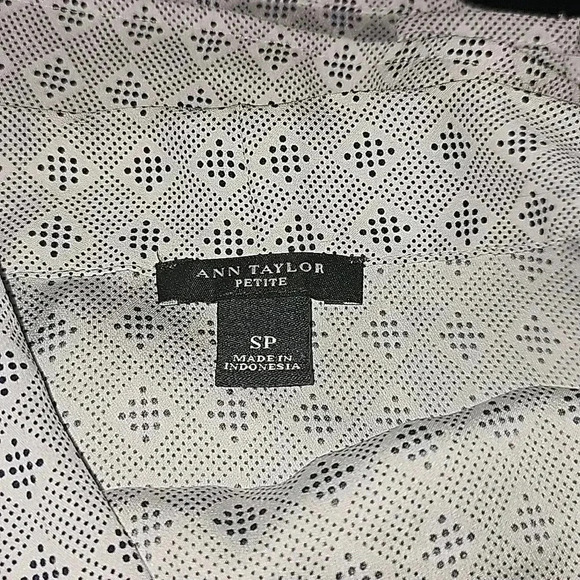 Ann‎ Taylor blouse - Picture 4 of 4
